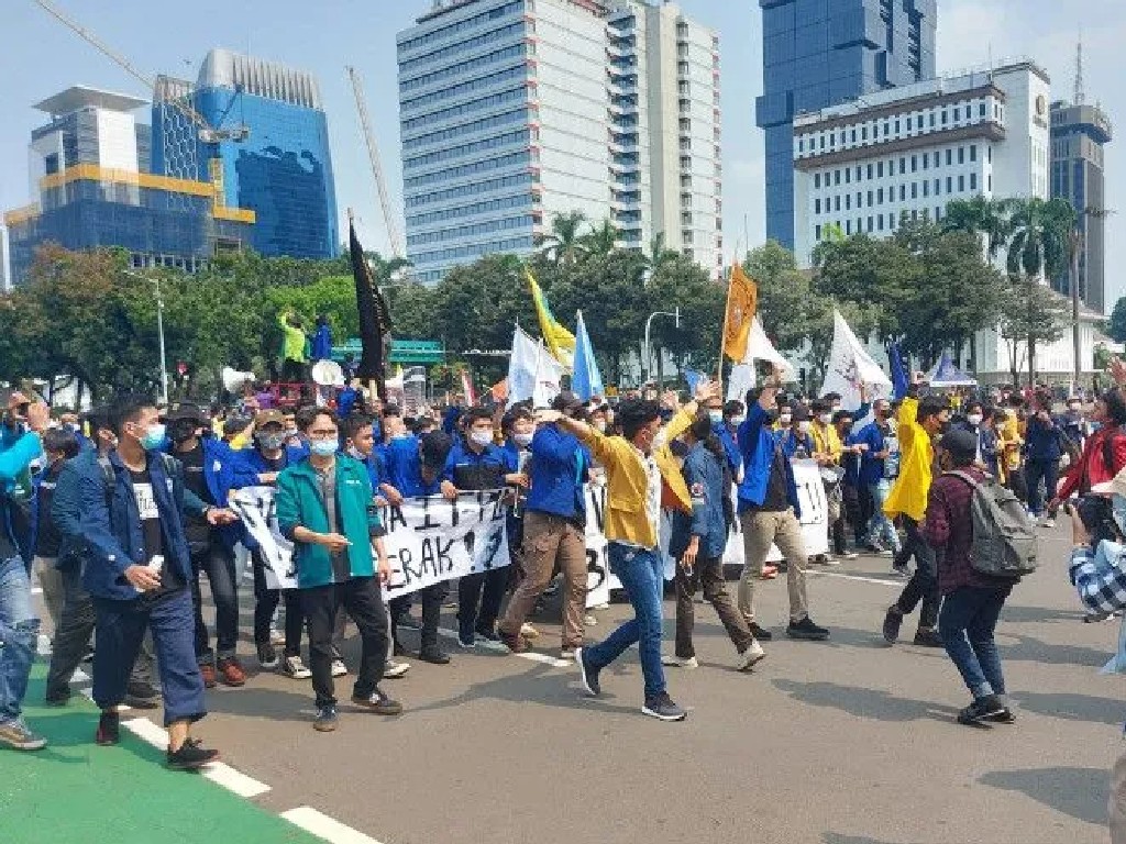 Mahasiswa Tetap Berjuang